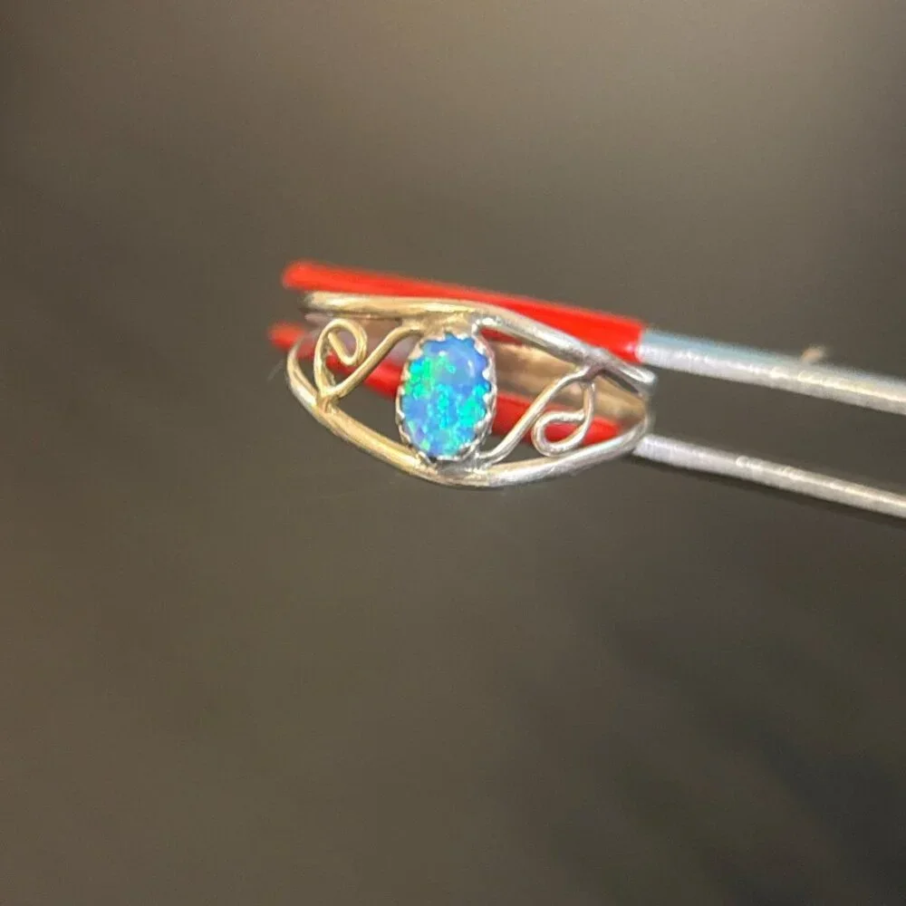Silver‎ 925 Delicate Opal Ring